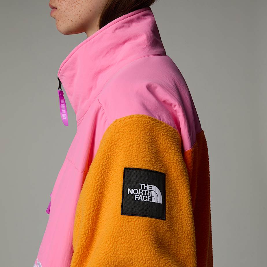 The North Face X Yinka Ilori Retro Denali Jackor Herr Orange | NF0A07F8S